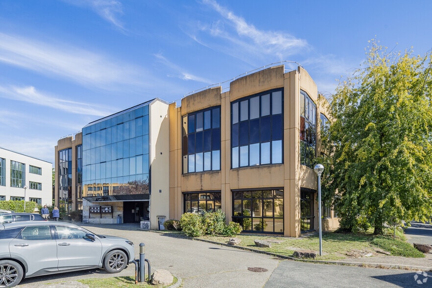 4 Rue Claude Chappe, Saint-Didier-au-Mont-d'Or for sale - Primary Photo - Image 1 of 4