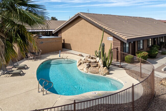 More details for 6521 E University Dr, Mesa, AZ - Multifamily for Sale