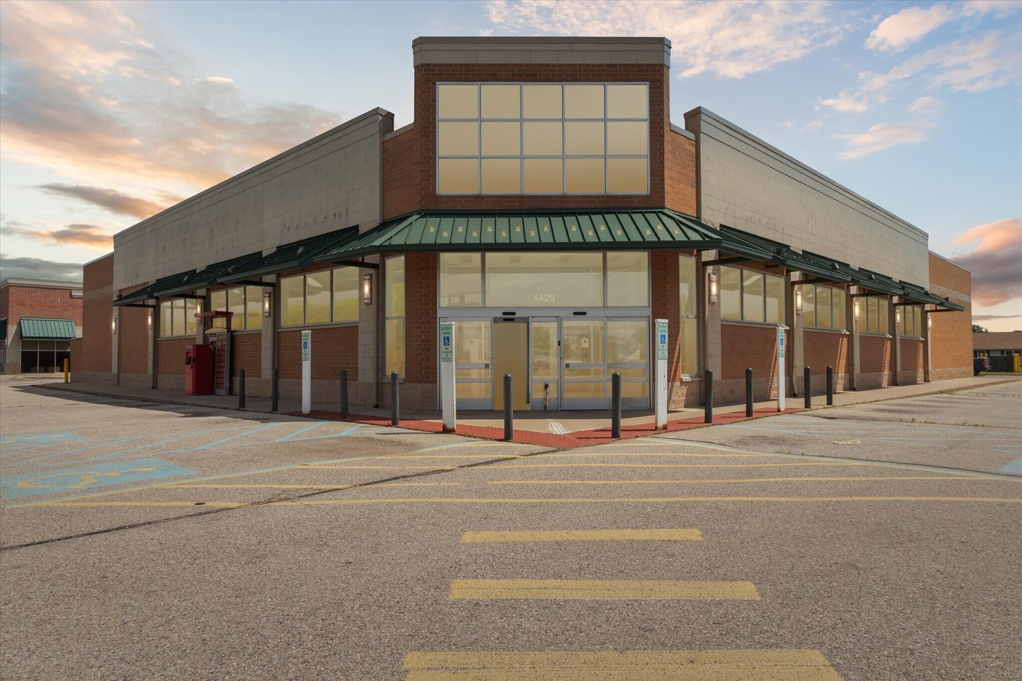 1420 Wright Ave, Alma, MI à vendre Photo du bâtiment- Image 1 de 80