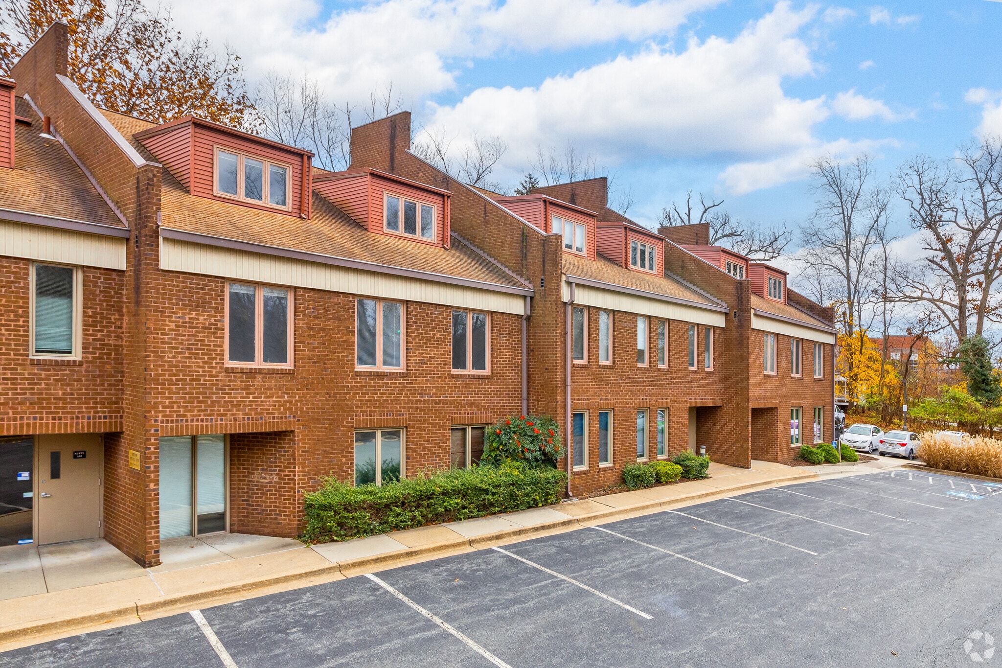 401 E Jefferson St, Rockville, MD for lease Primary Photo- Image 1 of 23