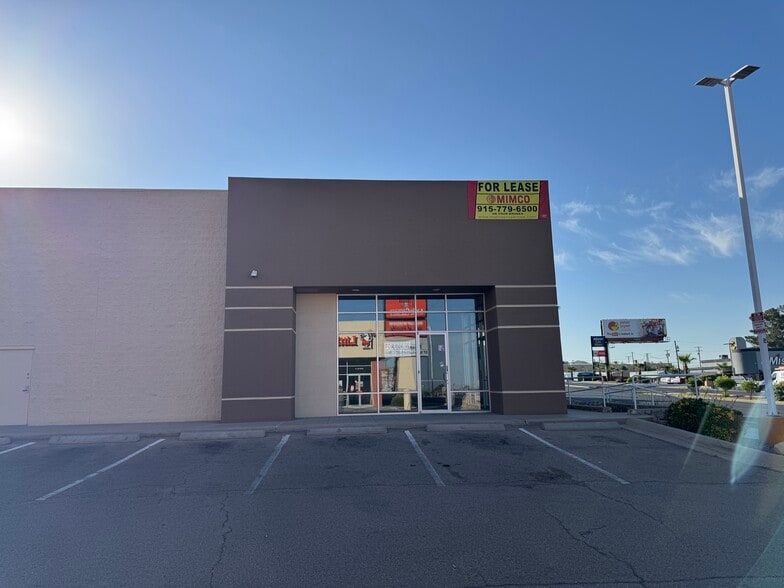 6310 N Mesa St, El Paso, TX for lease - Building Photo - Image 2 of 3