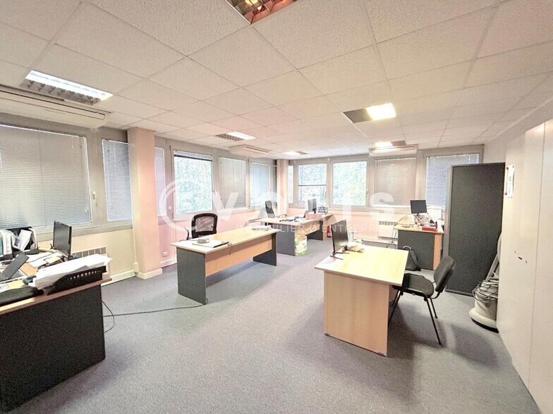 15 Avenue De Chavailles, Bruges for sale - Building Photo - Image 2 of 4