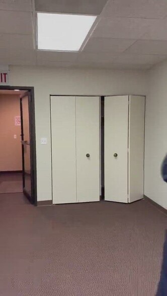 632 N 1st Bank Dr, Palatine, IL for lease - Commercial Listing Video - Image 2 of 9