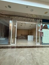 Retail in Madrid, Madrid for lease Interior Photo- Image 2 of 4