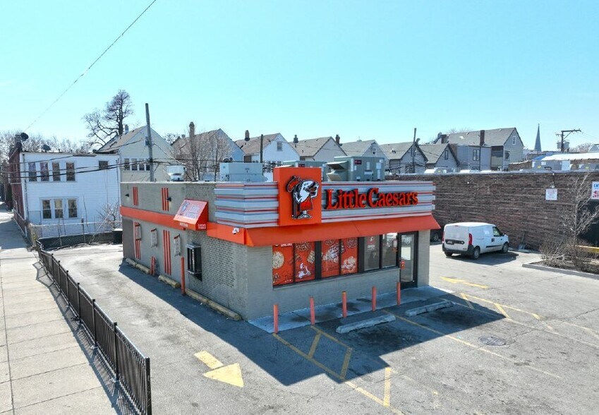 2601 W Cermak Rd, Chicago, IL à vendre - Photo du bâtiment - Image 3 de 6