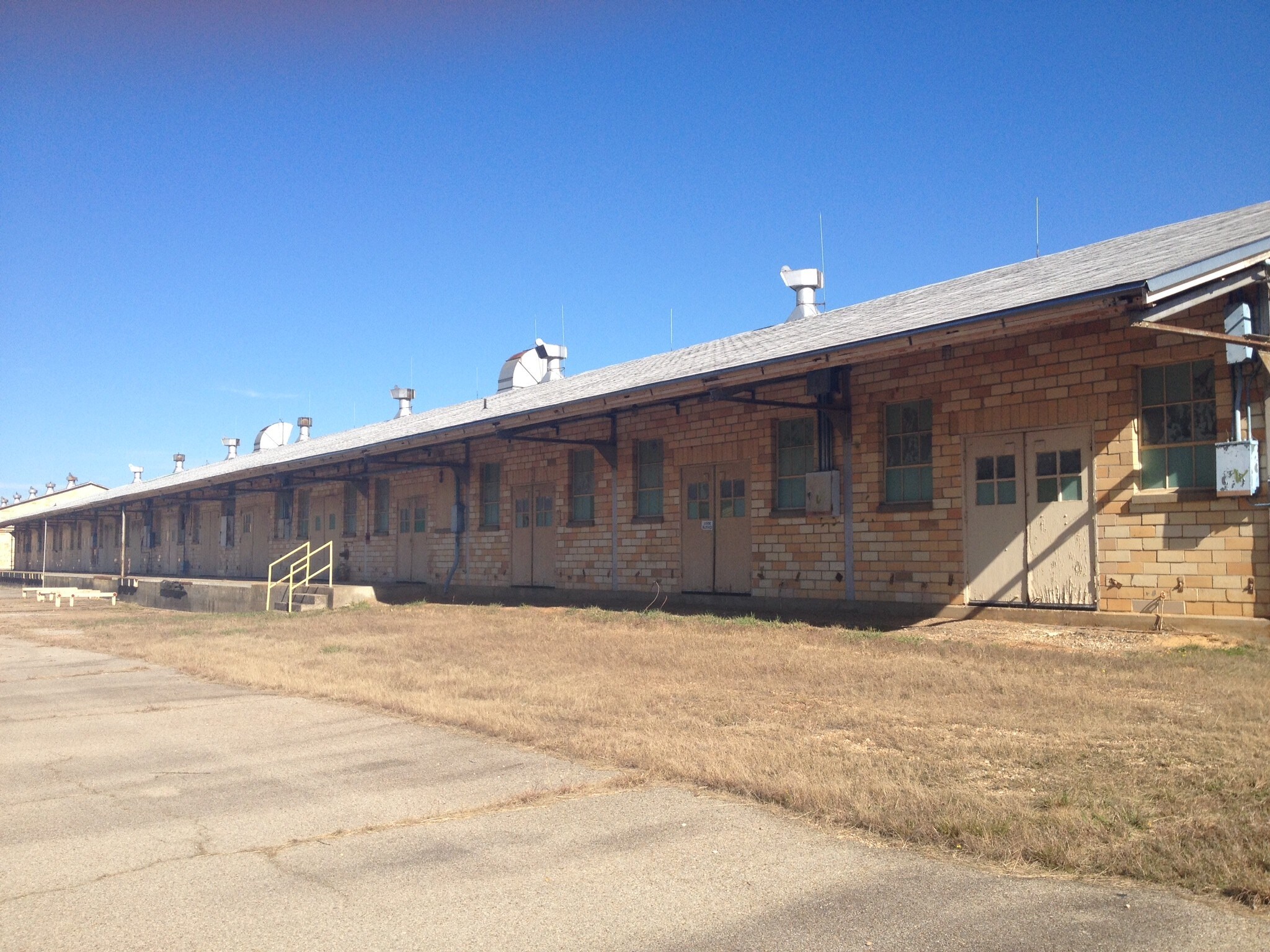 300 Denton St, Hooks, TX for lease Primary Photo- Image 1 of 6