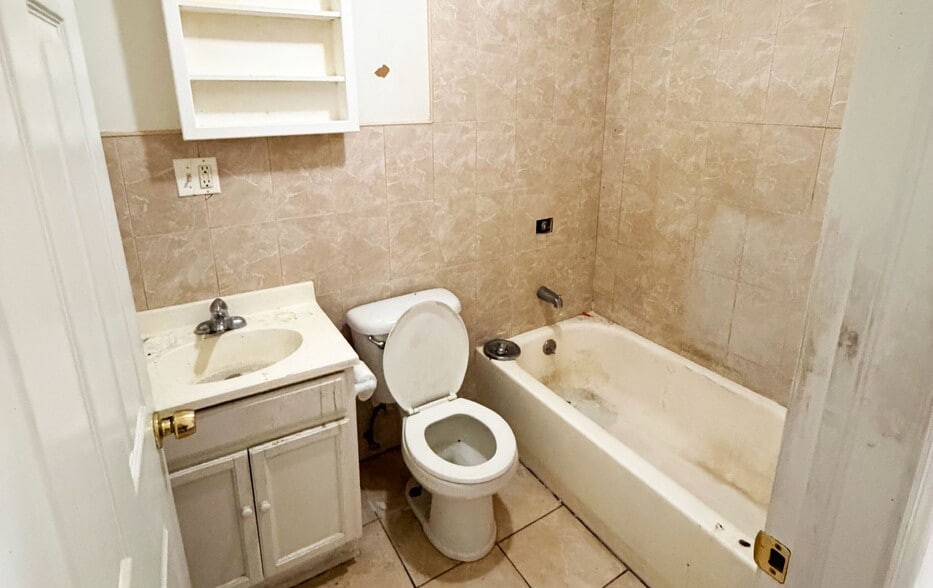116 Macon St, Brooklyn, NY for sale - Building Photo - Image 2 of 6