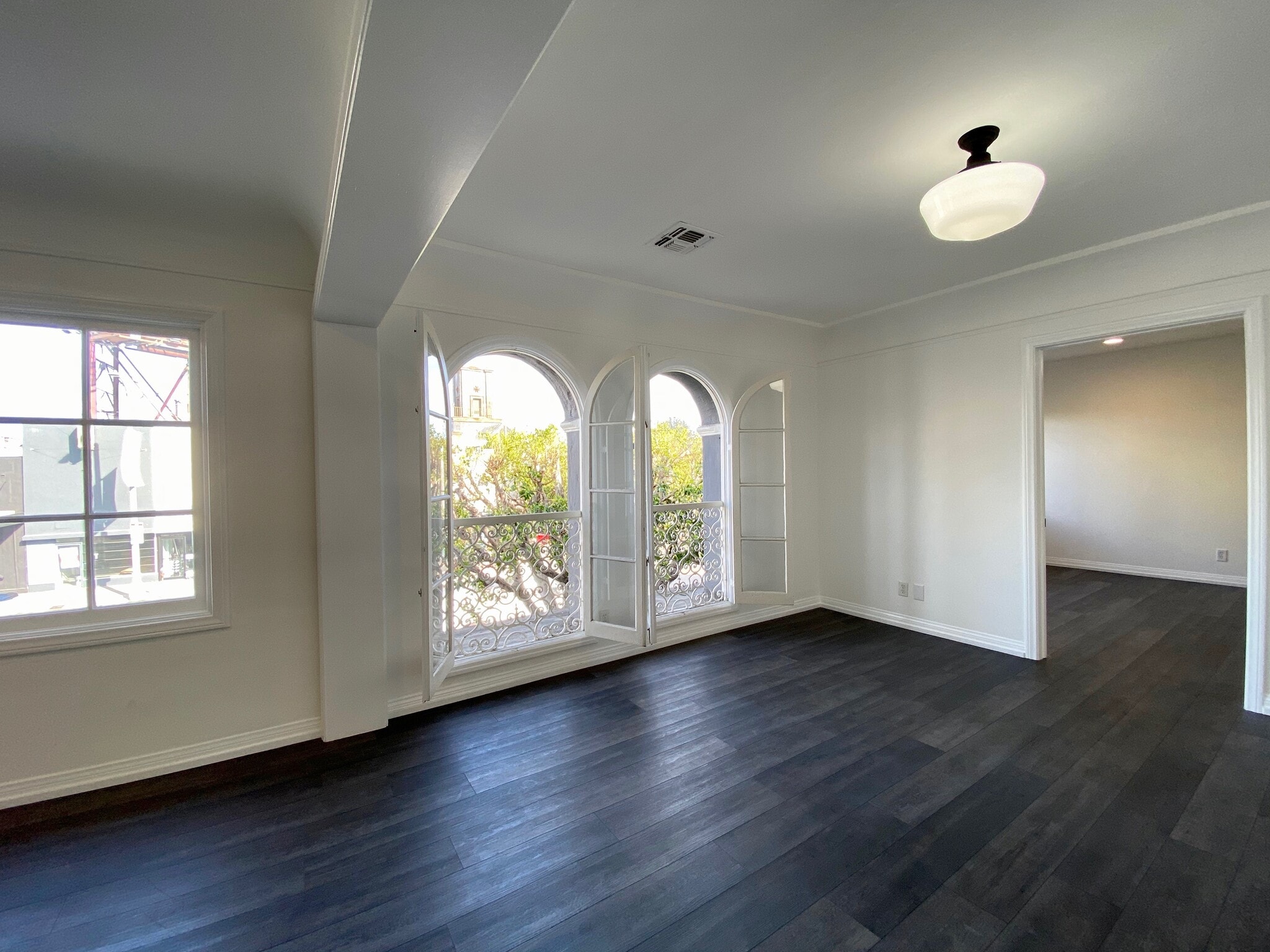 619 S La Brea Ave, Los Angeles, CA à louer Photo intérieure- Image 1 de 23