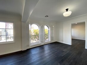 619 S La Brea Ave, Los Angeles, CA à louer Photo intérieure- Image 1 de 23