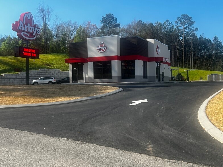 1220 Perimeter SE Dr, Cleveland, TN for sale - Primary Photo - Image 1 of 5