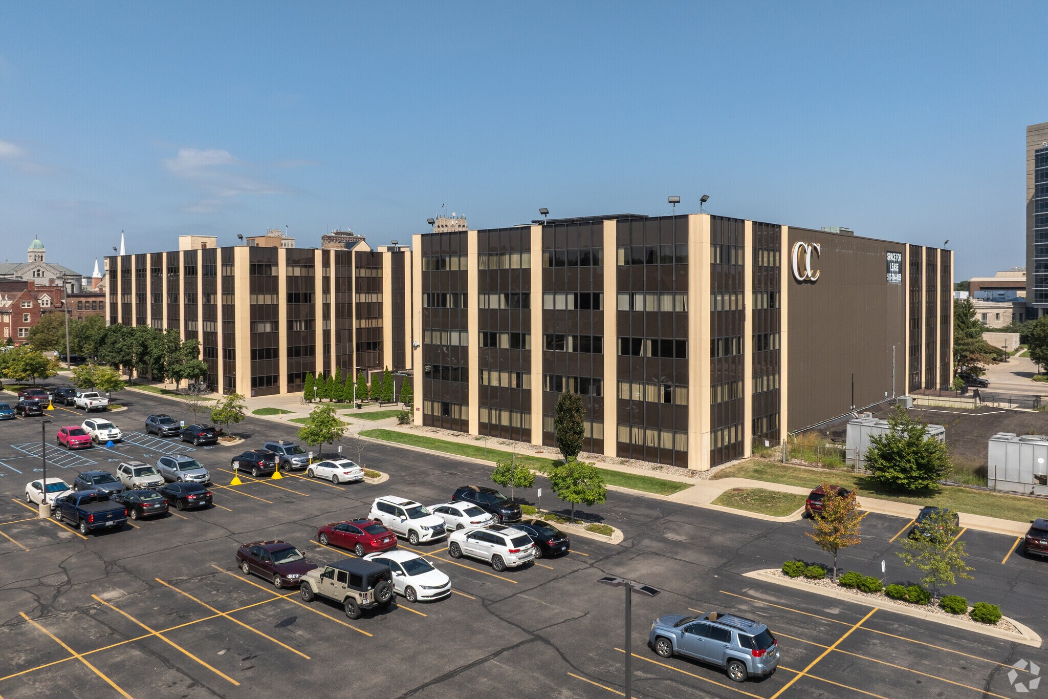 209 E Washington Ave, Jackson, MI à louer Photo principale- Image 1 de 9