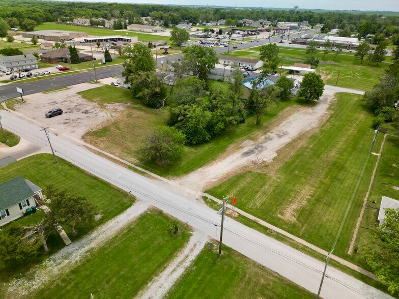 1225 State 121 hwy, Mt Zion, IL à vendre - Photo du bâtiment - Image 2 de 8