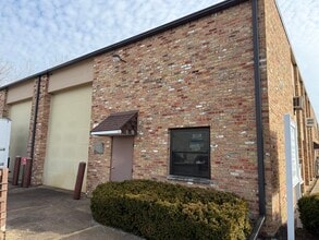 545 N 17th St, St Charles, IL for lease Interior Photo- Image 1 of 6