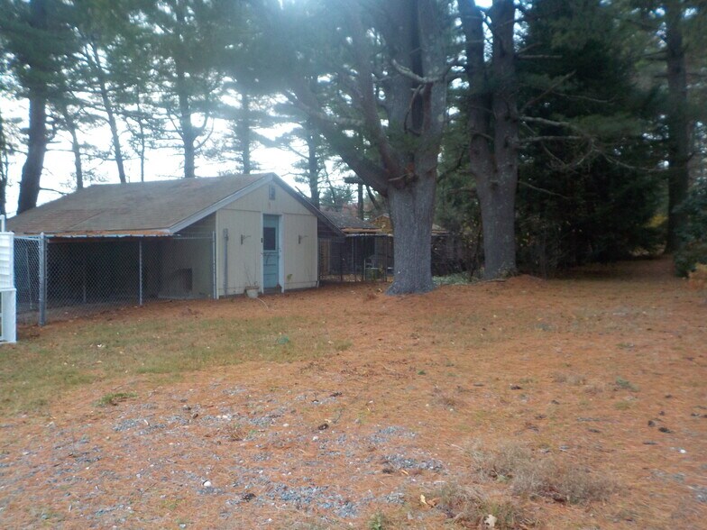 1250 Pulaski Blvd, Bellingham, MA à vendre - Photo du bâtiment - Image 2 de 8