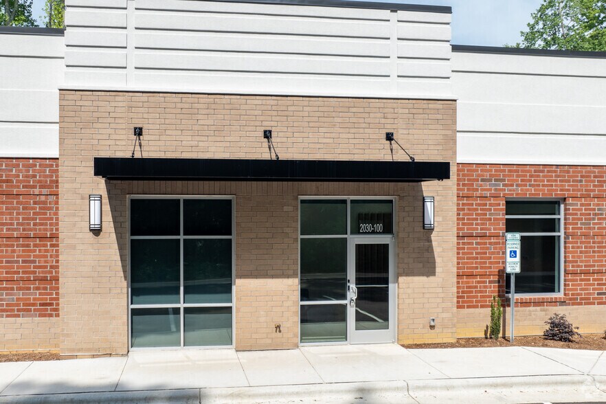 2030 Energy Dr, Apex, NC à louer - Photo du bâtiment - Image 3 de 5