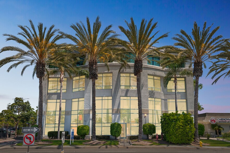 855 3rd Ave, Chula Vista, CA à louer - Photo du bâtiment - Image 2 de 7