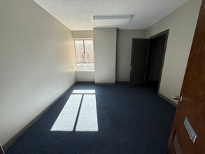 121 S Broadway Ave, Tyler, TX for lease Interior Photo- Image 1 of 3