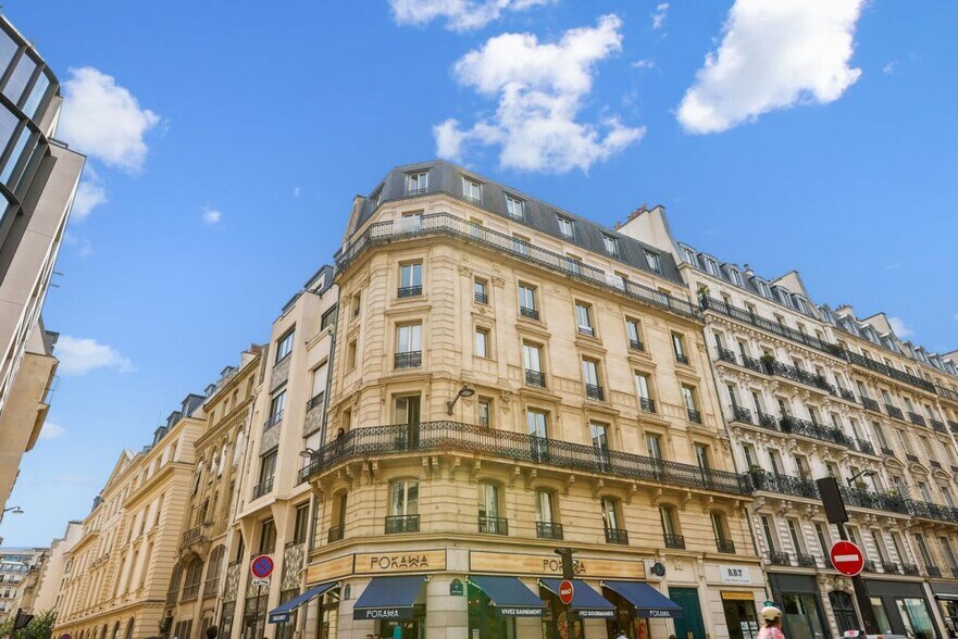 31 Rue De Châteaudun, Paris à louer - Photo du bâtiment - Image 1 de 15