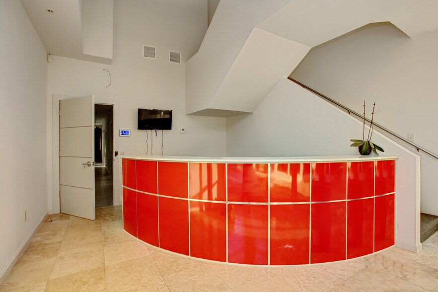 3839 NW Boca Raton, Boca Raton, FL for lease - Interior Photo - Image 2 of 18