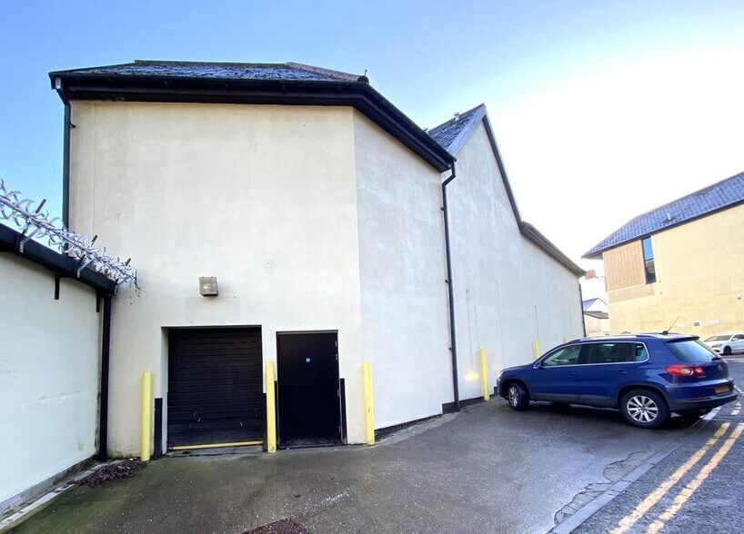 1-4 Crane St, Pontypool à vendre - Photo du bâtiment - Image 3 de 4