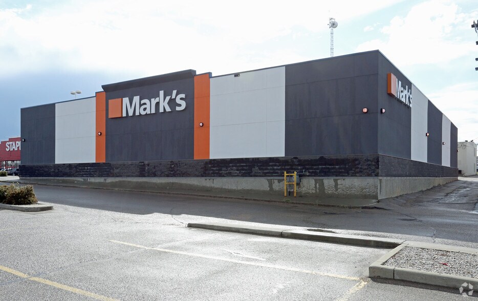 10360 65th Ave NW, Edmonton, AB à vendre - Photo du bâtiment - Image 2 de 2