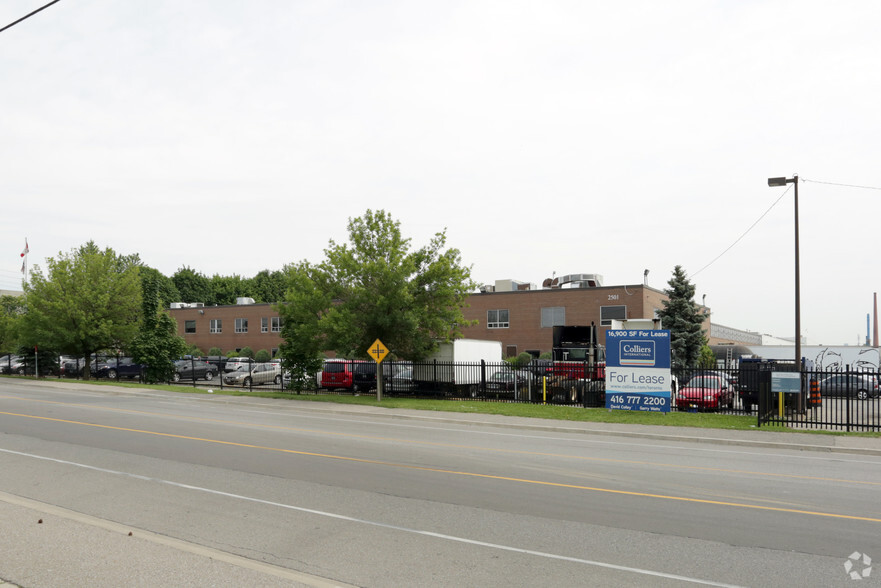 2495-2501 Stanfield Road portfolio of 2 properties for sale on LoopNet.ca - Primary Photo - Image 1 of 2