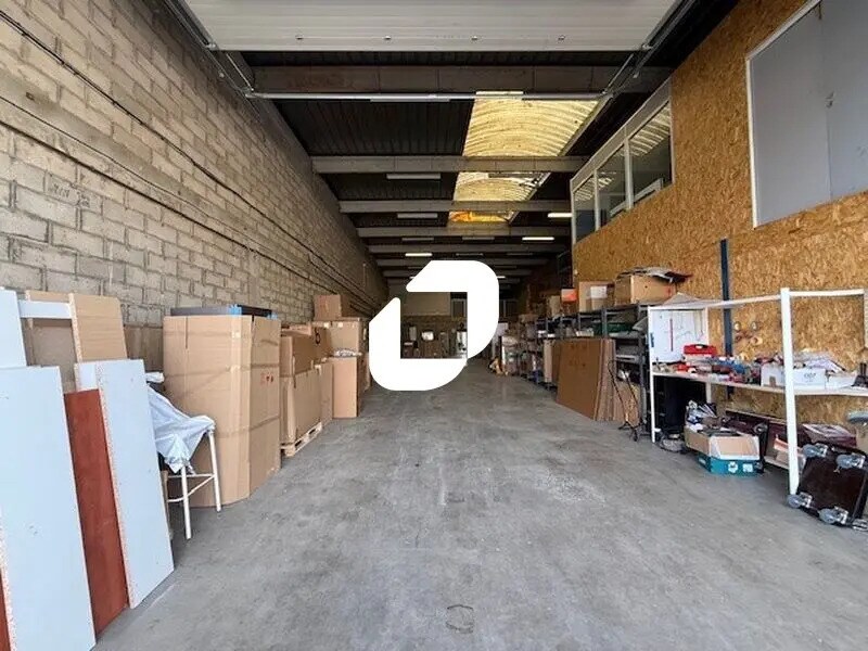 Local d'activités dans Hérouville-en-Vexin à vendre Photo intérieure- Image 1 de 9