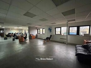 Flex in Genas for lease Interior Photo- Image 1 of 3