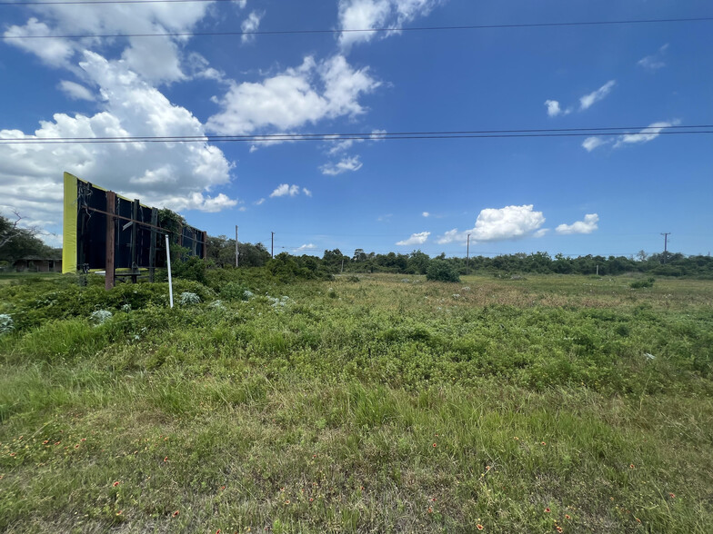 6808 Highway 35, Rockport, TX for sale - Primary Photo - Image 1 of 1