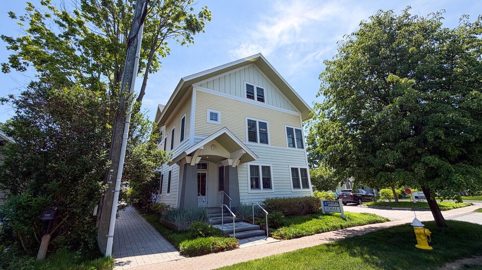 90 Wall St, Madison, CT à louer - Photo du bâtiment - Image 1 de 18