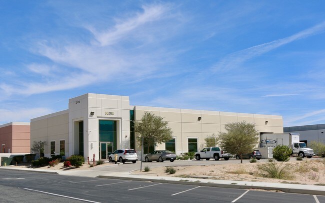 Plus de détails pour 72135 Woburn Ct, Thousand Palms, CA - Industriel à louer