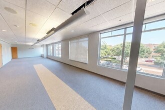 400 Meadowmont Village Cir, Chapel Hill, NC for lease Interior Photo- Image 1 of 2