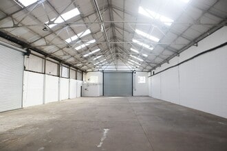 First Ave, Kingswinford à louer Photo intérieure- Image 1 de 2