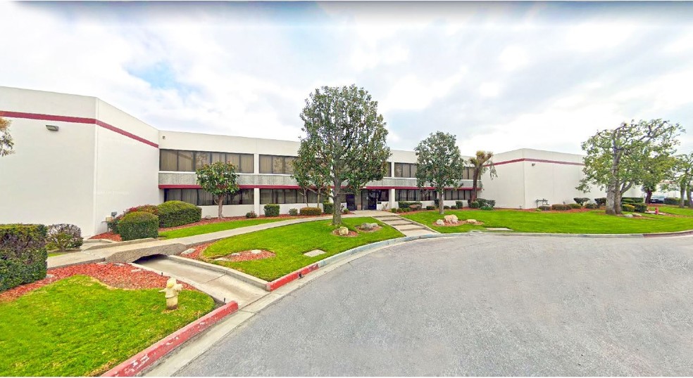 14055 Laurelwood Pl, Chino, CA for lease - Building Photo - Image 3 of 6