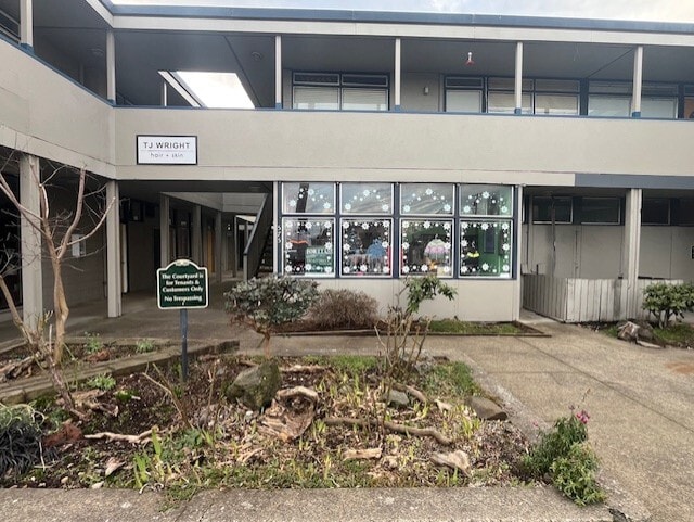 545-575 Holly St, Junction City, OR for lease - Building Photo - Image 3 of 9