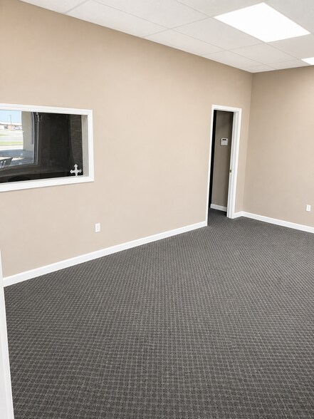 825 W 3rd St, Caruthersville, MO à louer - Photo du bâtiment - Image 2 de 14