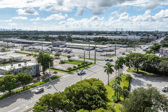 7000 NW 60th St, Miami, FL - Aerial map view