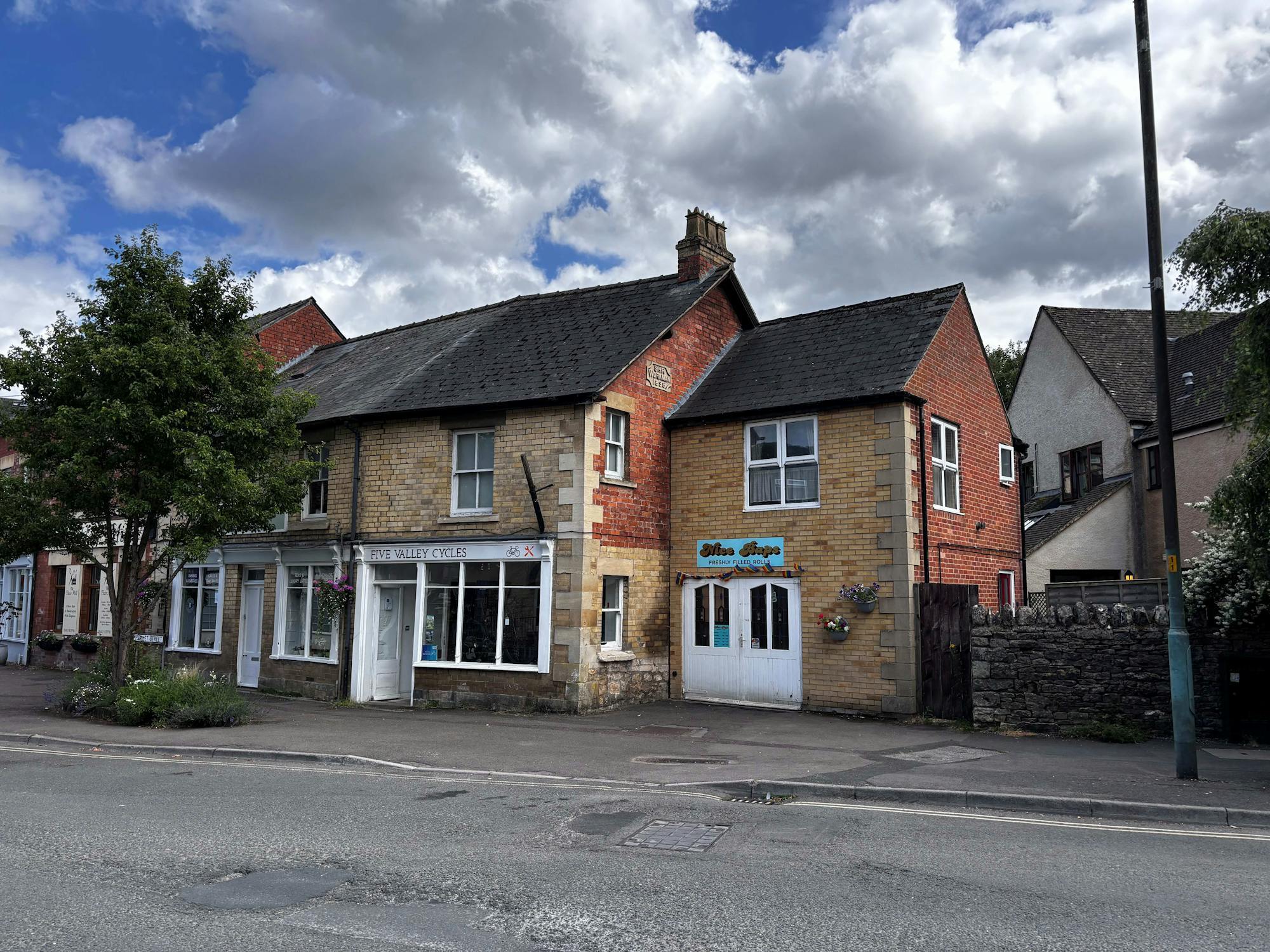 5 Cossack Sq, Nailsworth for sale Primary Photo- Image 1 of 4