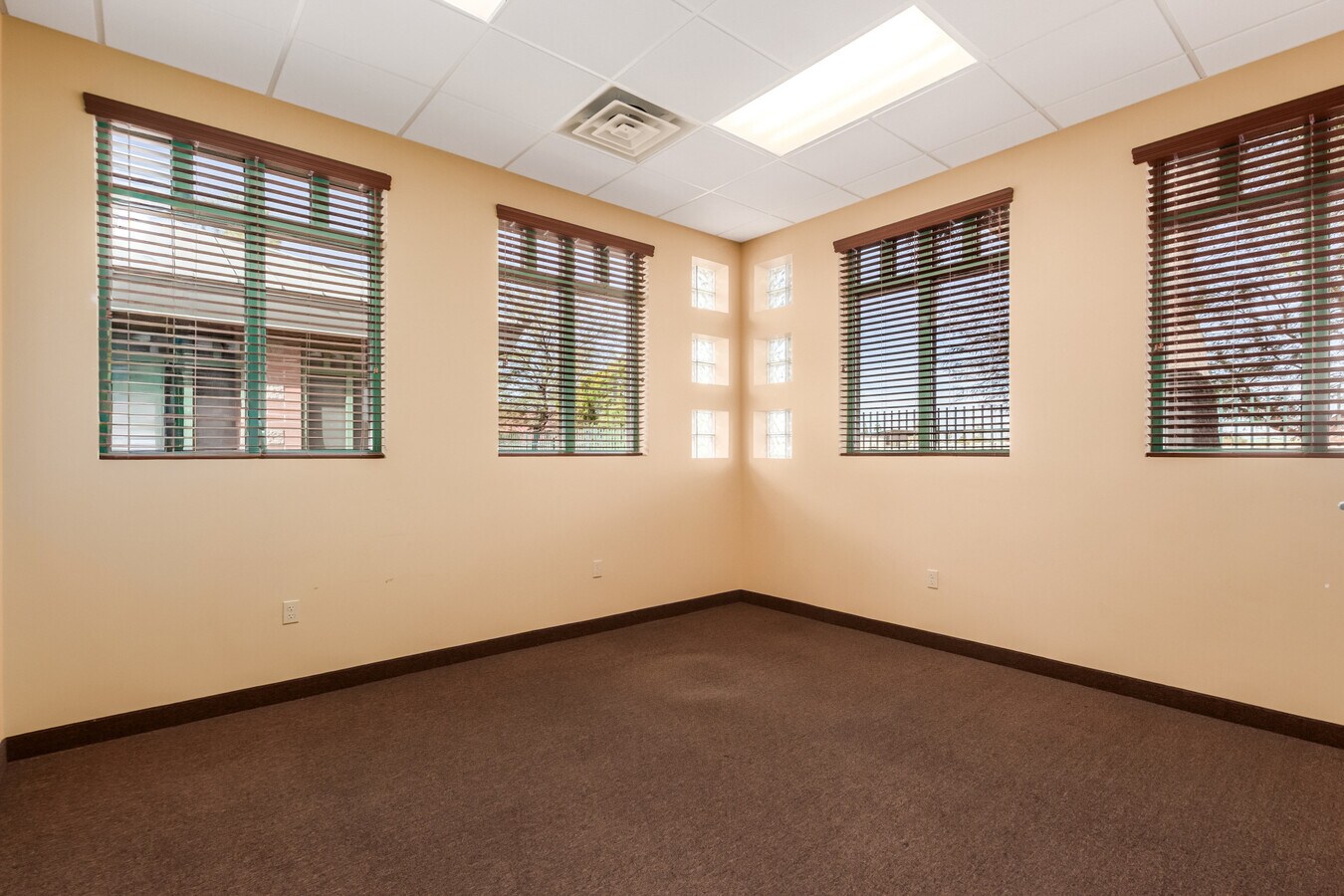 2812 N Norwalk Rd, Mesa, AZ 85215 - Unité 106 -  - Photo intérieure - Image 1 of 4
