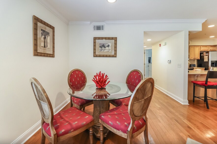 13 Silver Ave, Tybee Island, GA à vendre - Photo du bâtiment - Image 3 de 38