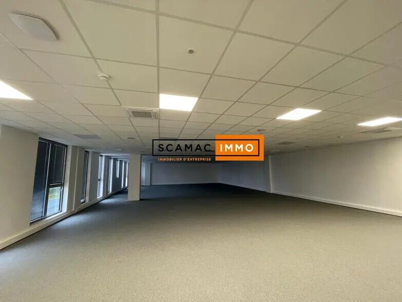 Industrial in Conflans-Sainte-Honorine for lease - Interior Photo - Image 2 of 13