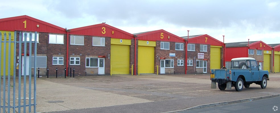 1-7 Barley Way, Lowestoft for sale - Primary Photo - Image 1 of 6