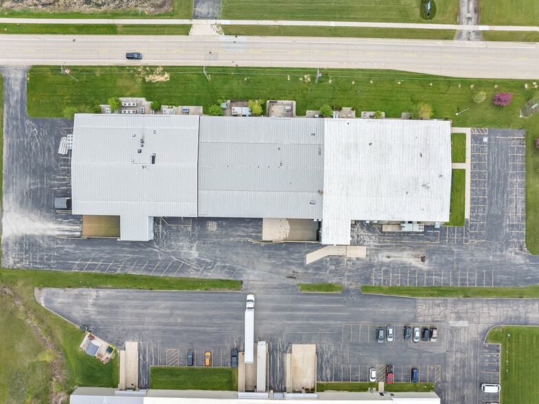 50 W Fernau Ave, Oshkosh, WI for sale - Building Photo - Image 3 of 11