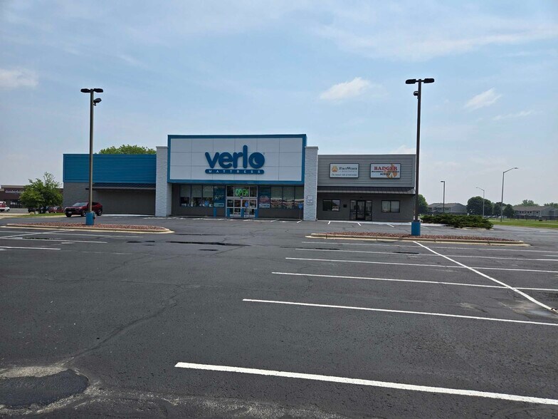 1613 N Spring St, Beaver Dam, WI à louer - Photo principale - Image 1 de 2