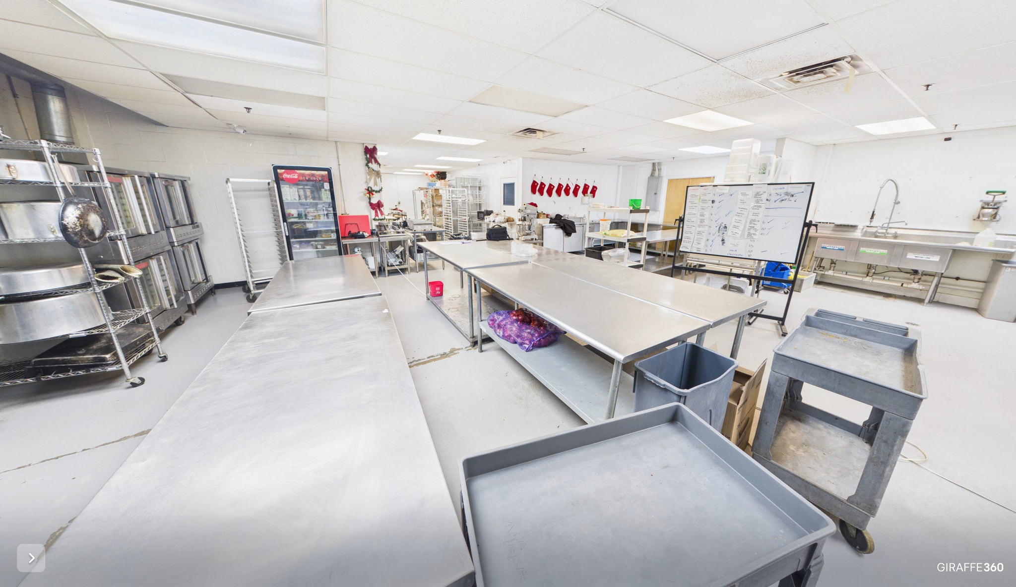 27 Utter Ave, Hawthorne, NJ for lease Interior Photo- Image 1 of 7