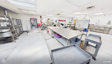 27 Utter Ave, Hawthorne, NJ for lease Interior Photo- Image 1 of 7