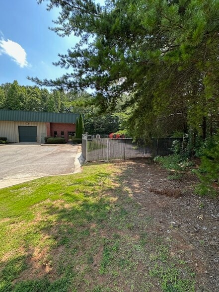 4480 N Industrial Dr, Cumming, GA for lease - Building Photo - Image 3 of 8