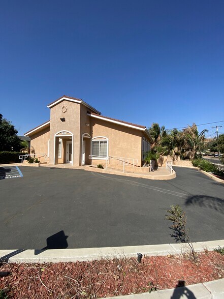 337 E Harvard Blvd, Santa Paula, CA à vendre - Photo du bâtiment - Image 3 de 8