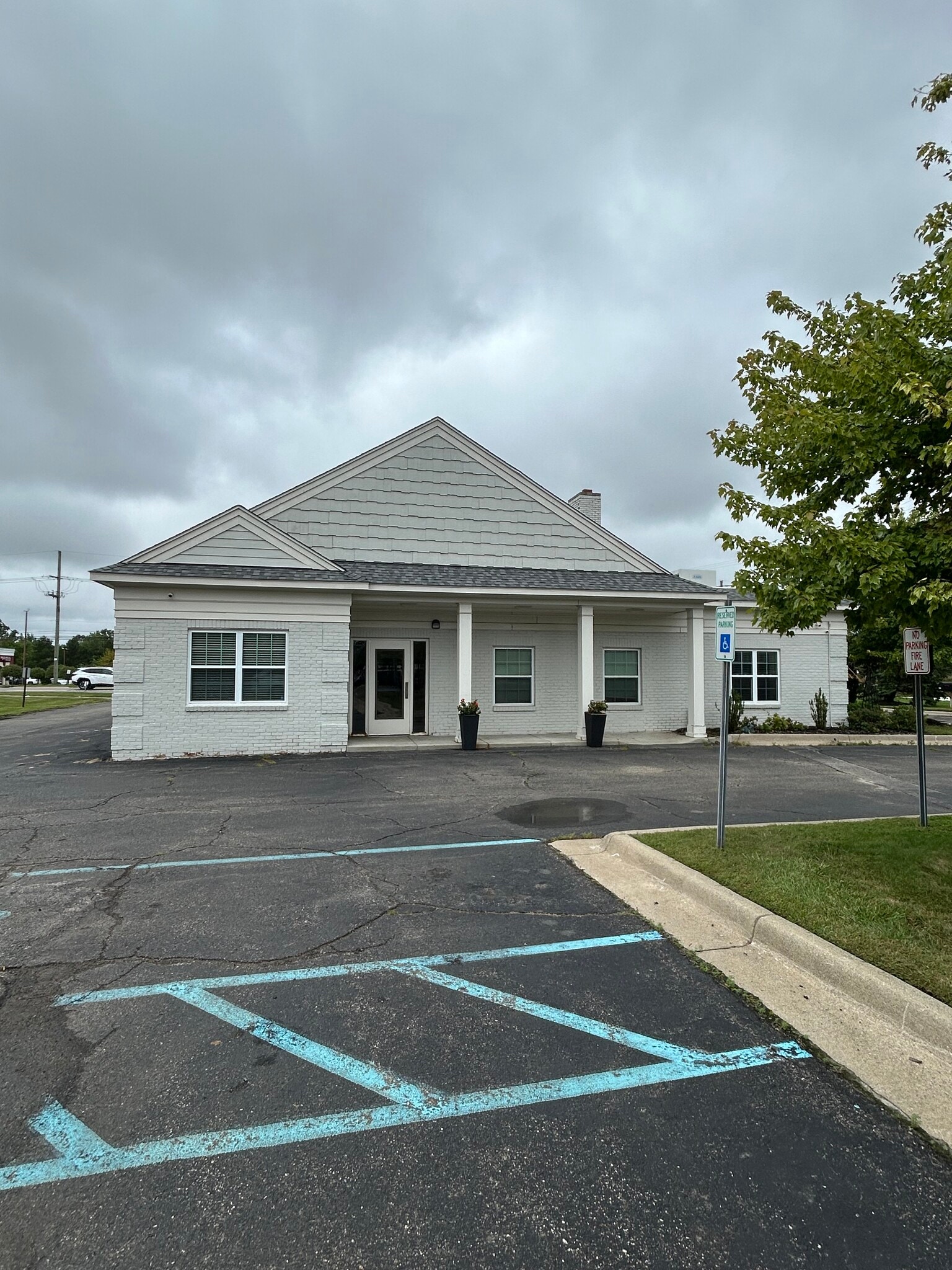 2240 N Opdyke Rd, Auburn Hills, MI for sale Building Photo- Image 1 of 17