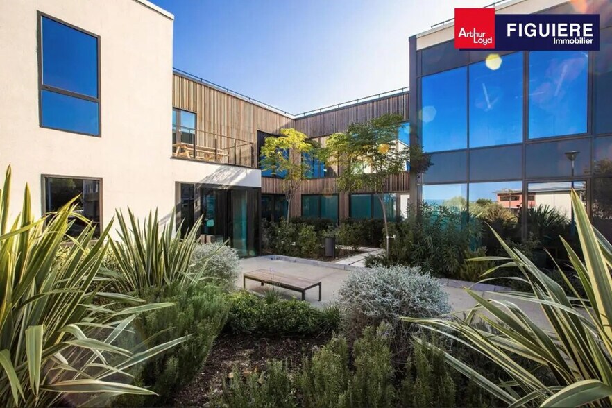 125 Avenue Galilée, Aix-en-Provence à louer - Photo du bâtiment - Image 3 de 9